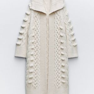 Zara Open front coat with lapel collar and long sleeves. Size M (New with tags)